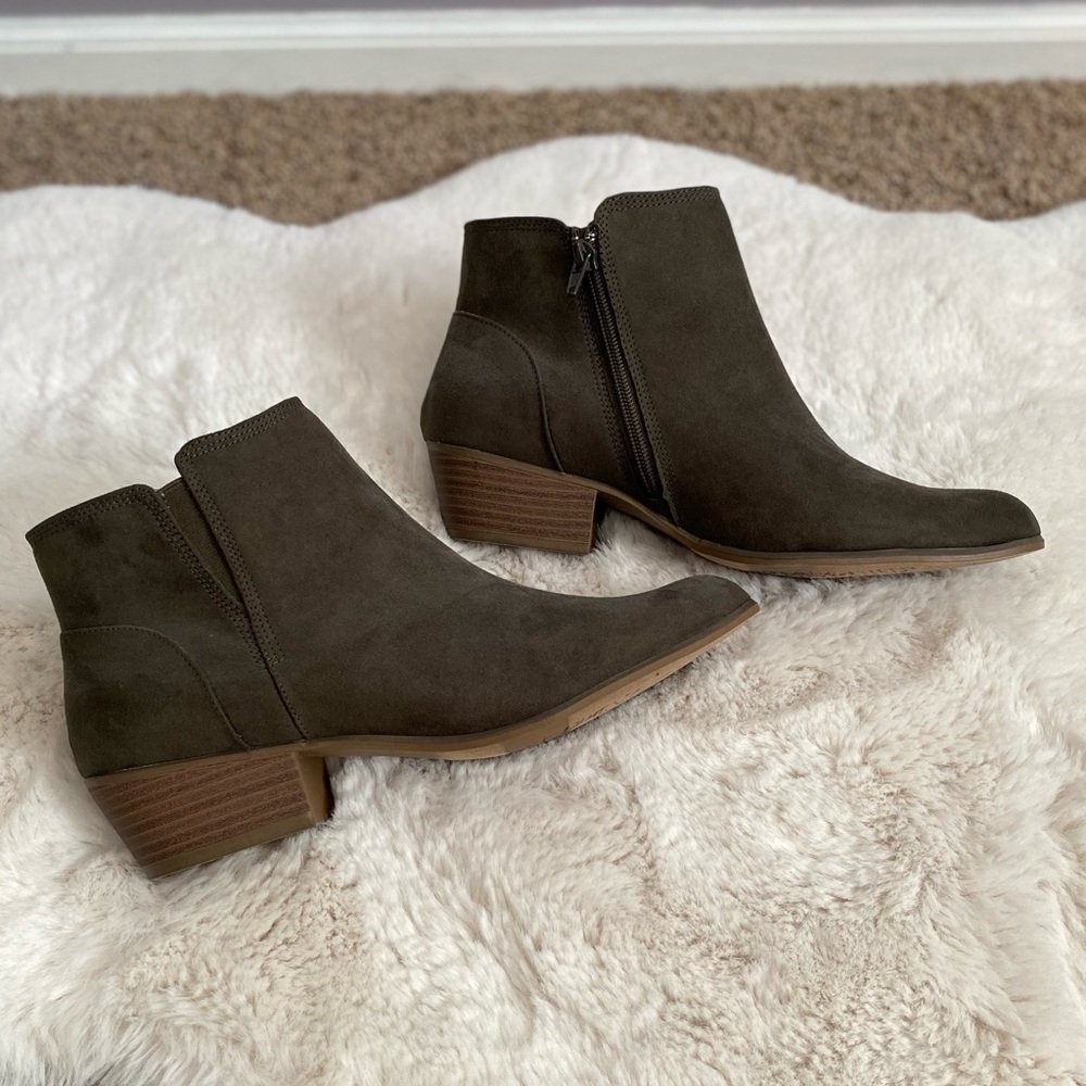 Never worn Unionbay booties